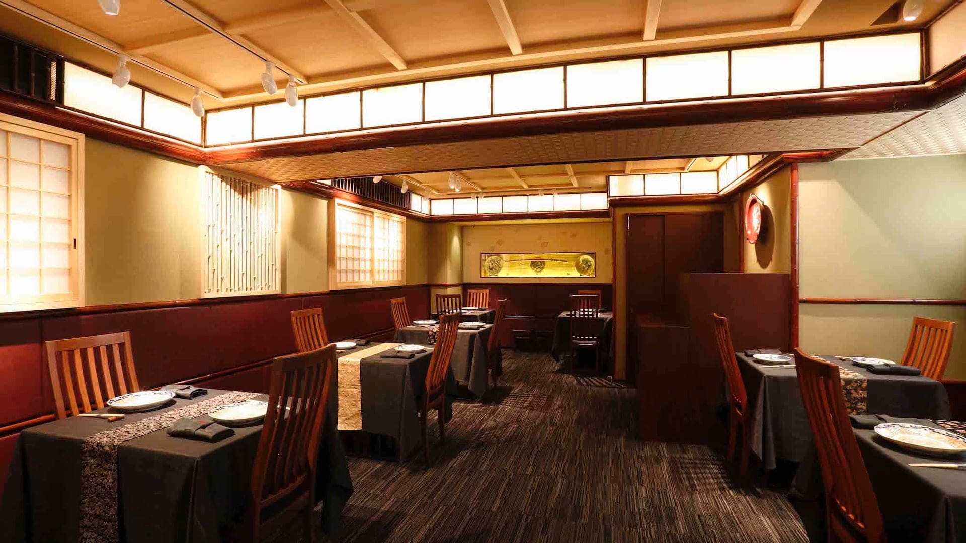 Nihonryori Ryugin with dark design and lighted roof.