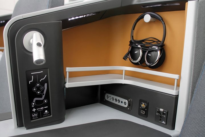 Review: SAS new business class seat - Decide for yourself how soft you want your seat - 1