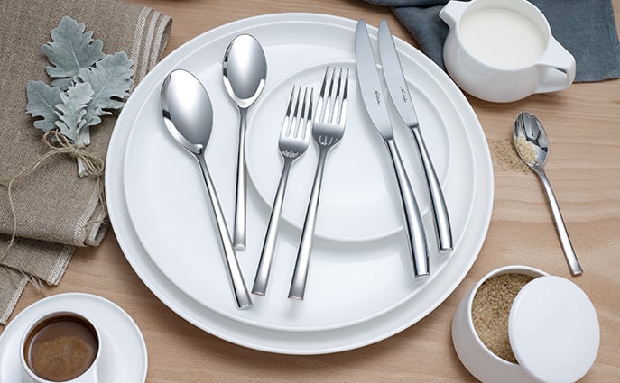 First Class Dining: Designer Tableware at 30,000 feet