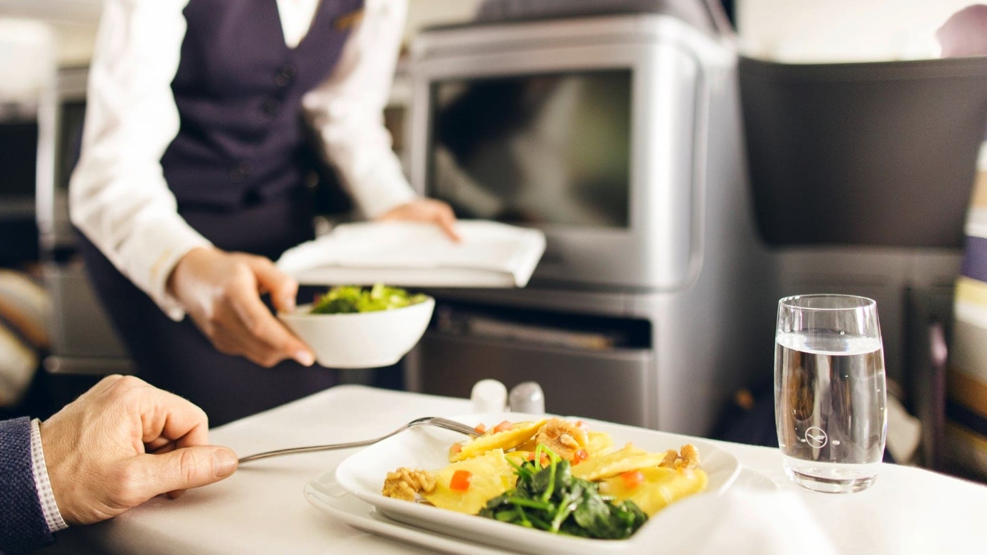 Airline review Service - Lufthansa - 5