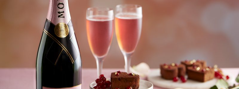 Emirates serverar 40 unika kulinariska idéer på Alla Hjärtans dag