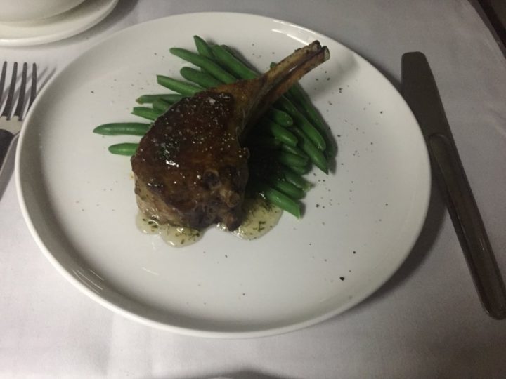 Medlemsrecension: 96 timmar, 23.534 miles, 1 hotellnatt, 3 long-haul Första klass, 2 short-haul Business class - 46