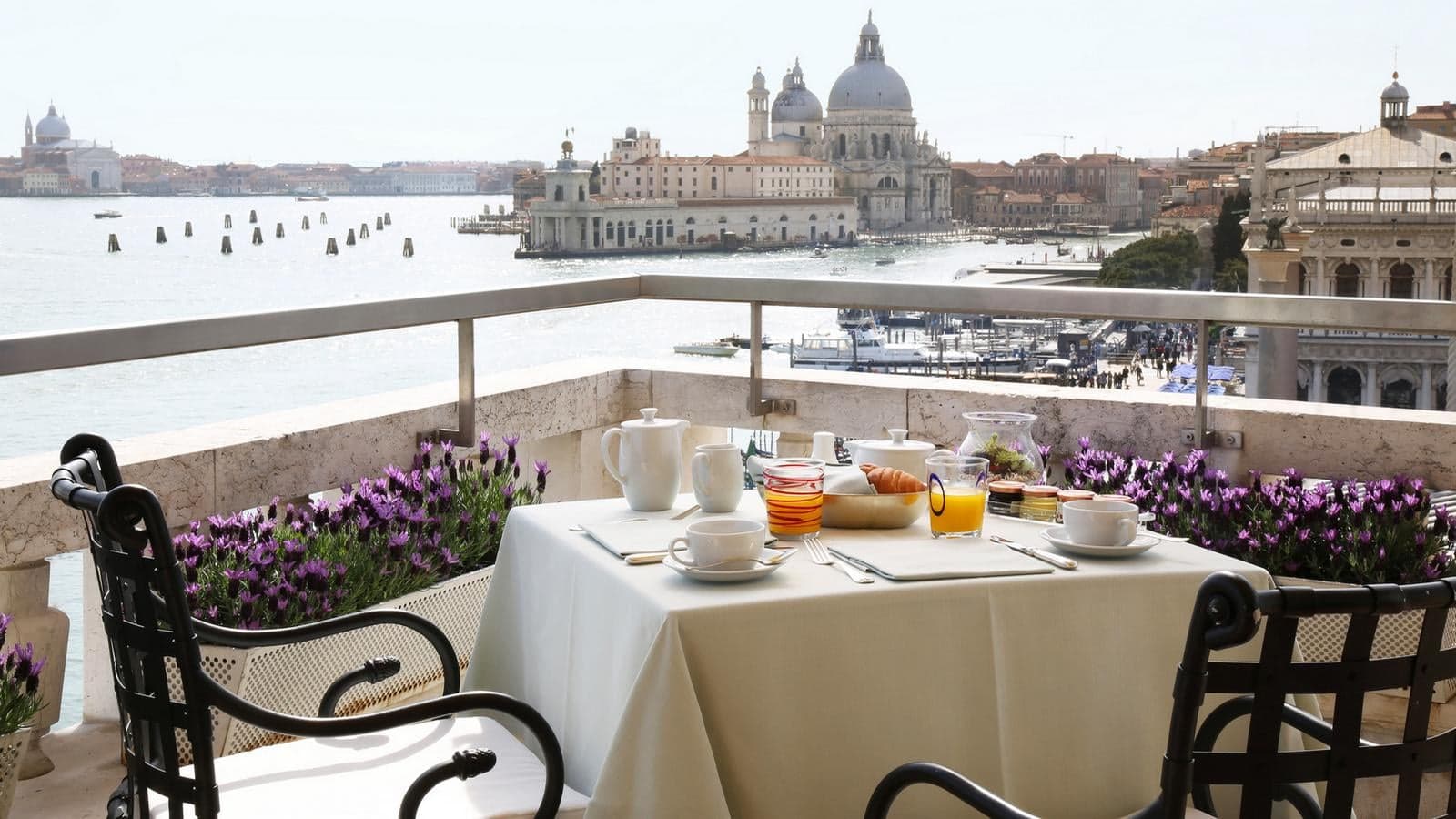 Hotel Danieli - A historic palatial hotel by the Bridge of Sighs