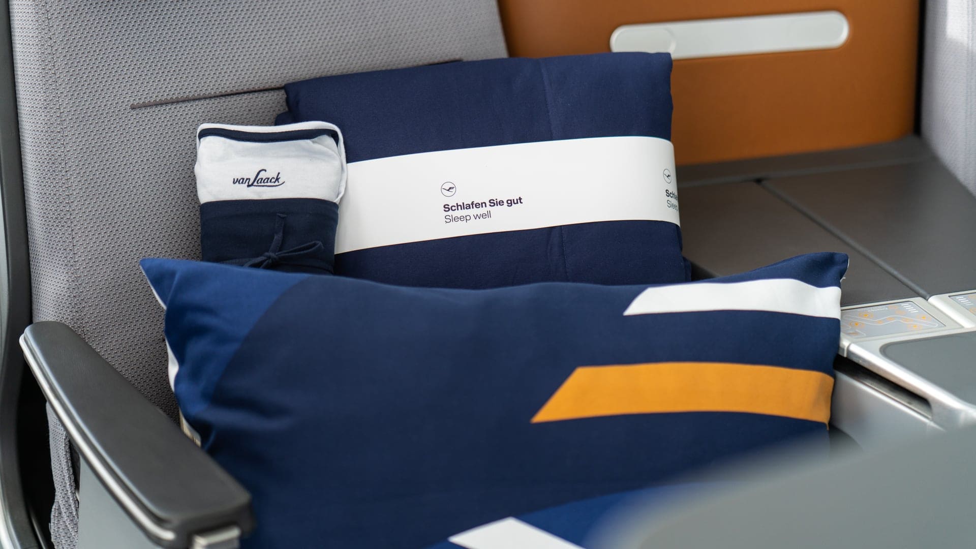 Airline review Amenities & Facilities - Lufthansa - 0