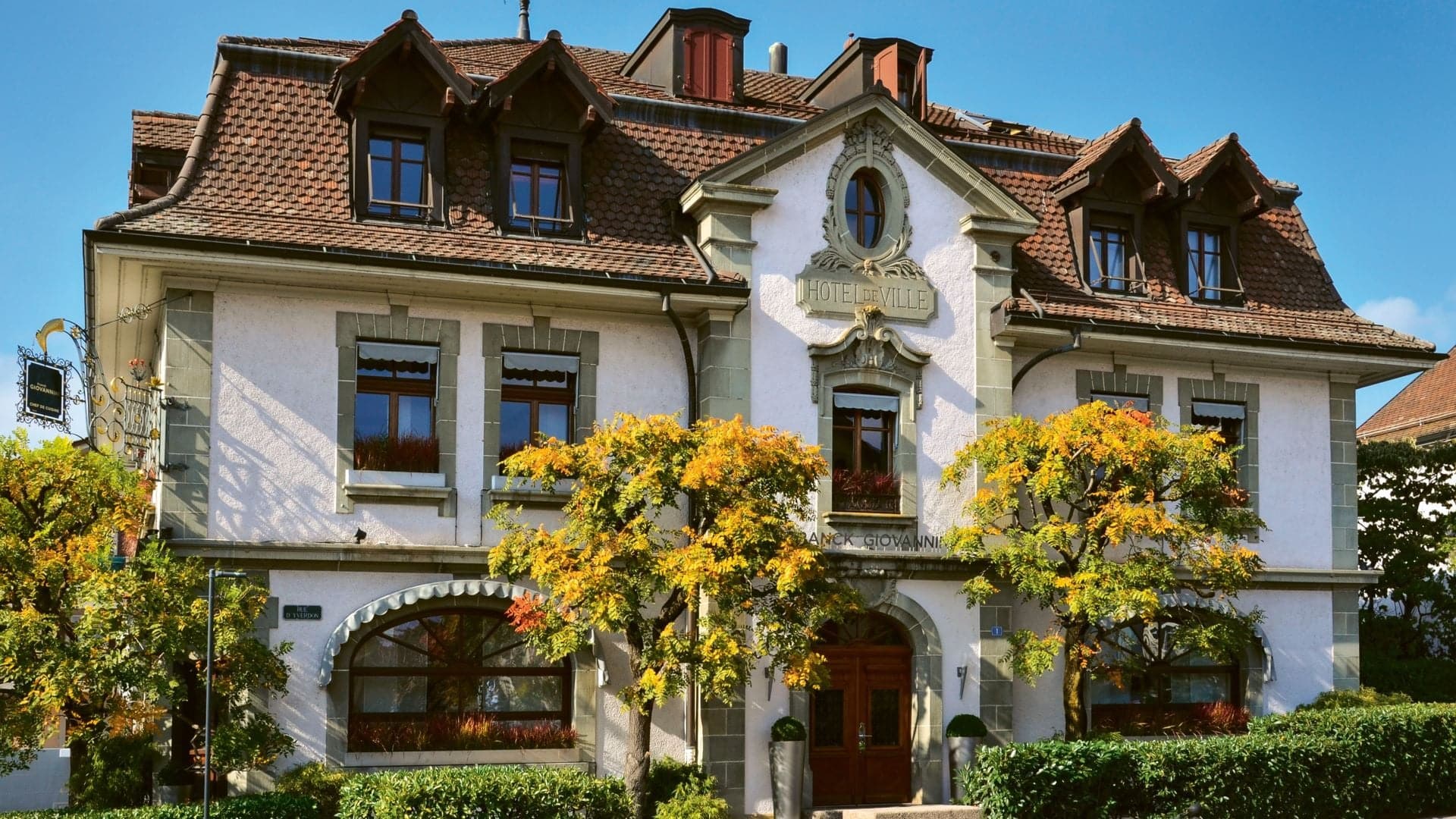 SWISS - Menus from Restaurant de l’Hôtel de Ville