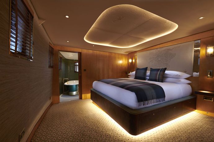 Fingal - A Luxury Floating Hotel - 7