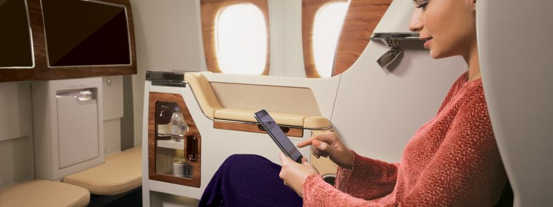 Passagerare på Emirates linjer till USA kommer inom kort kunna ha WiFi, mobilanslutning och live TV över Nordpolen