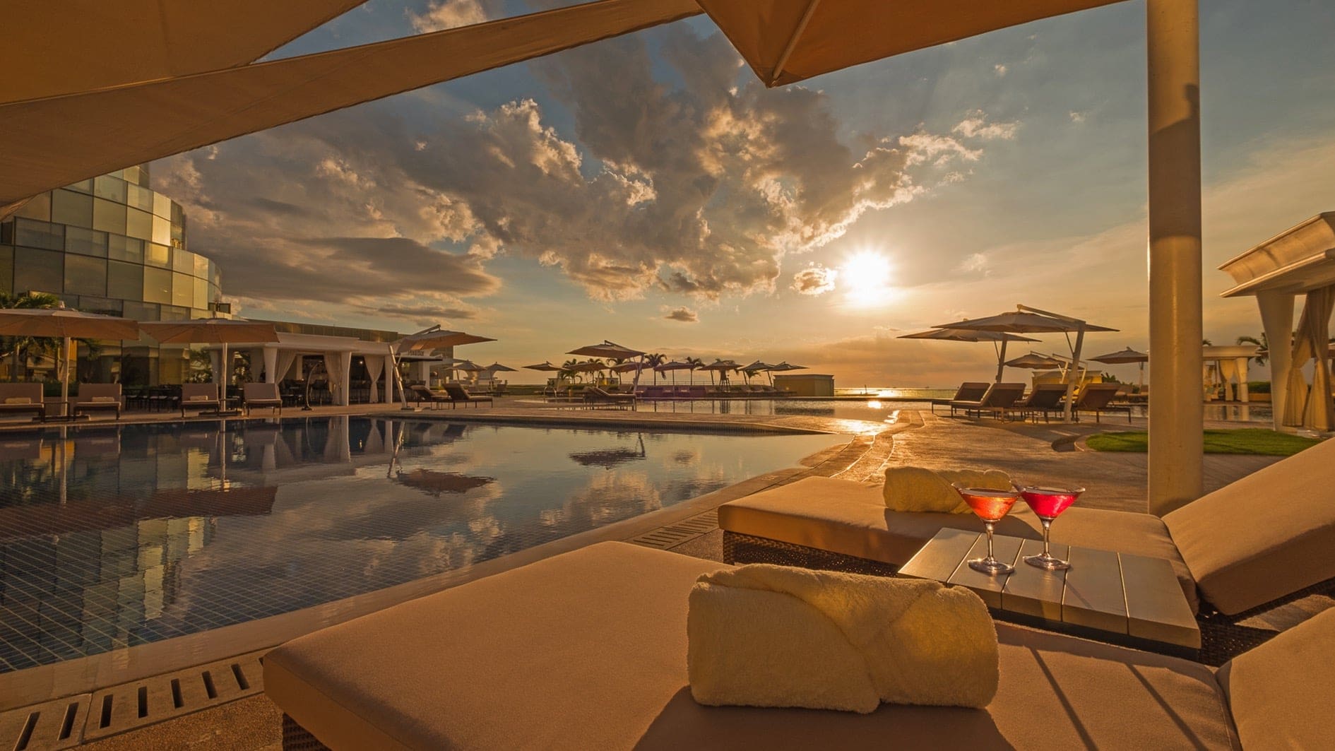 Hotels Toplists - 10 Best Luxury Hotels in Manila