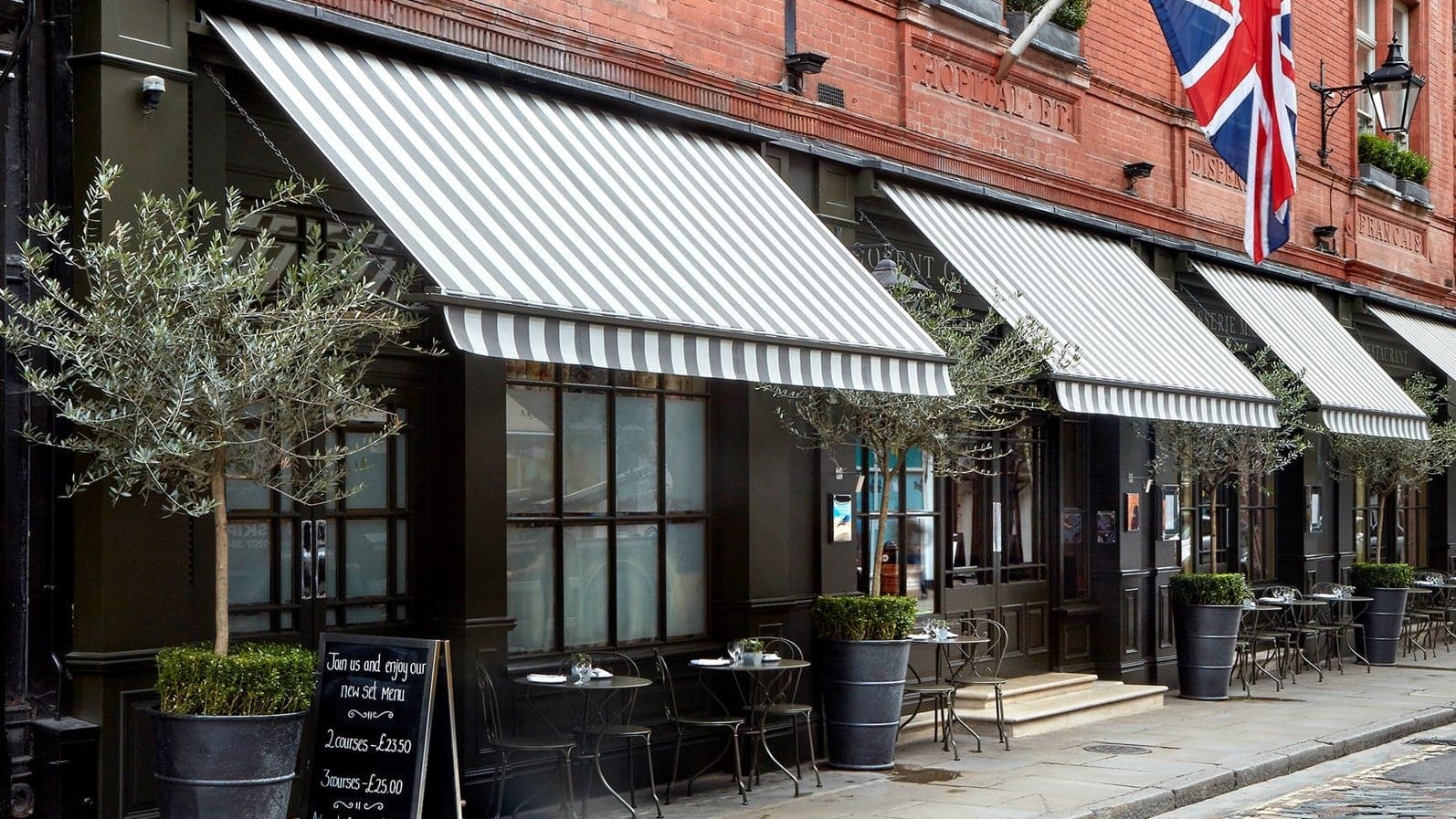 Front entrance of covent garden hotel 