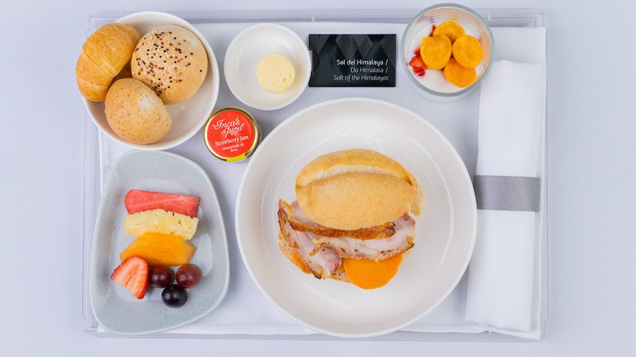 Airlines News - LATAM serves new Business Class menu