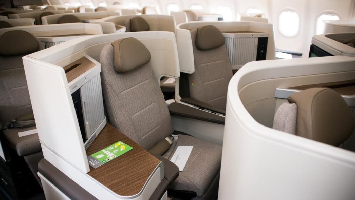 Airline review Cabin & Seat - TAP Air Portugal - 3