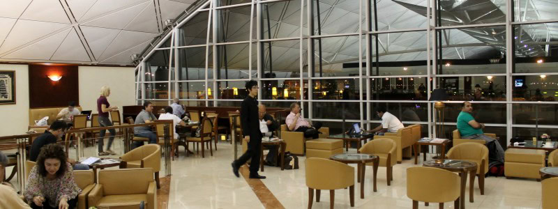 Emirates internationale lounger fylder ti år