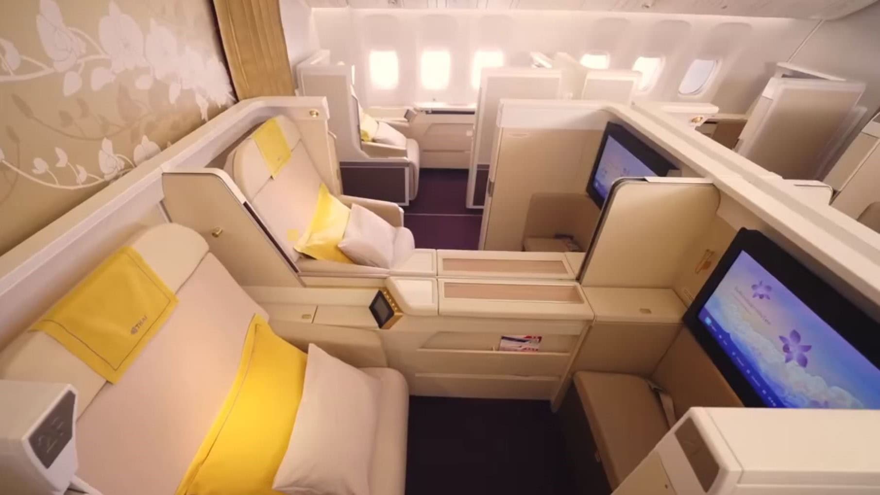 Airline review Cabin & Seat - Thai Airways - 4