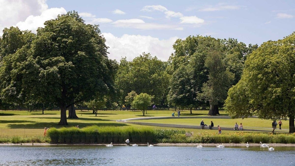 Diana – Princess of Wales Memorial Walk in london