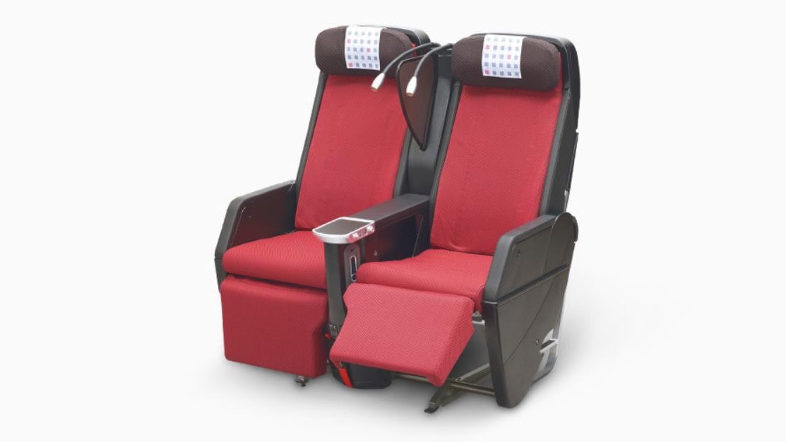 Airline review Cabin & Seat - Japan Airlines - 2