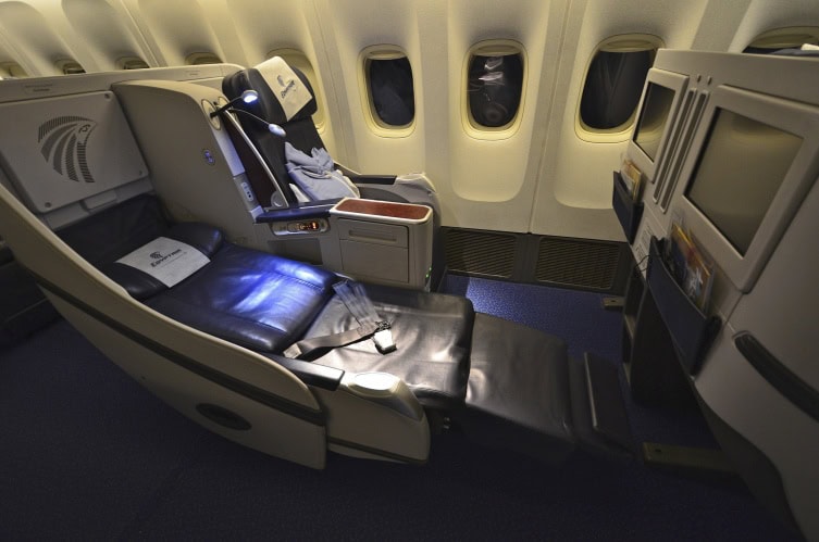 Business class utan alkohol? Vi Testar EgyptAir Paris-Kairo - 11