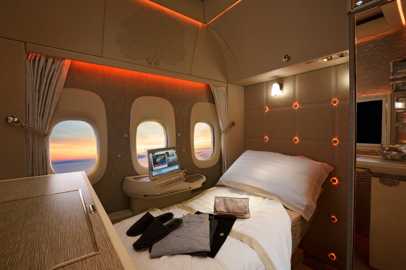 Emirates Unveils “Game Changing” New  B777 Cabins - Including Fully Enclosed Private Suites