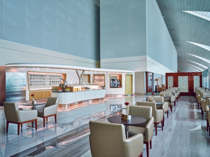 Emirates opens access to First and Business lounges at Dubai - for a fee - 1