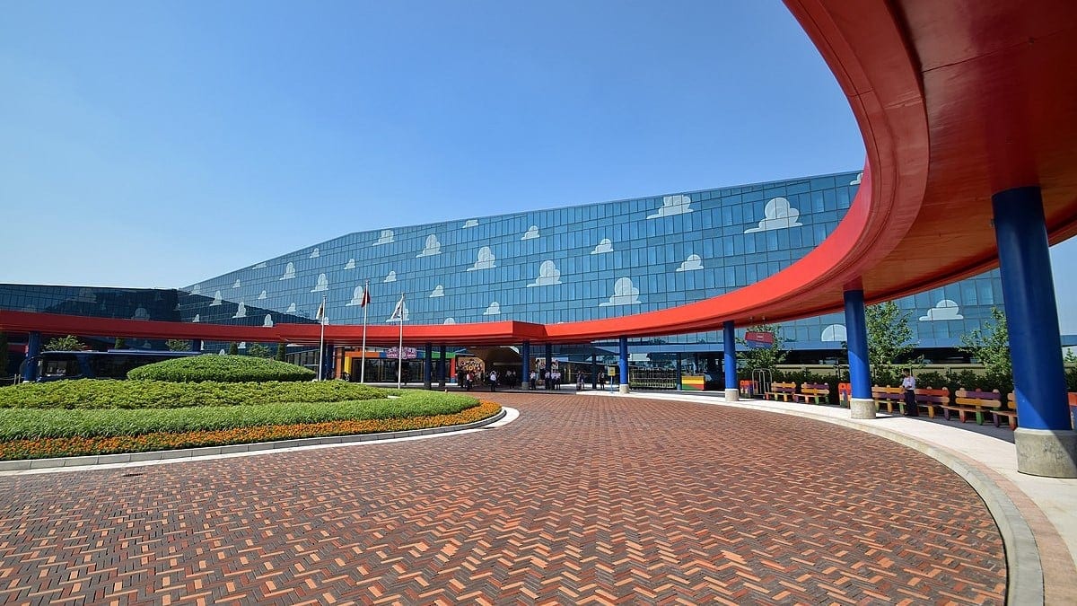 Hotels Toplists - 11 Best Disneyland Hotels in the World