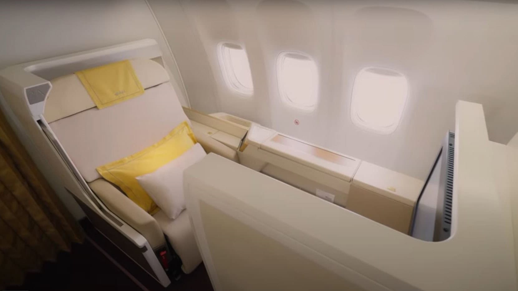 Airline review Cabin & Seat - Thai Airways - 5