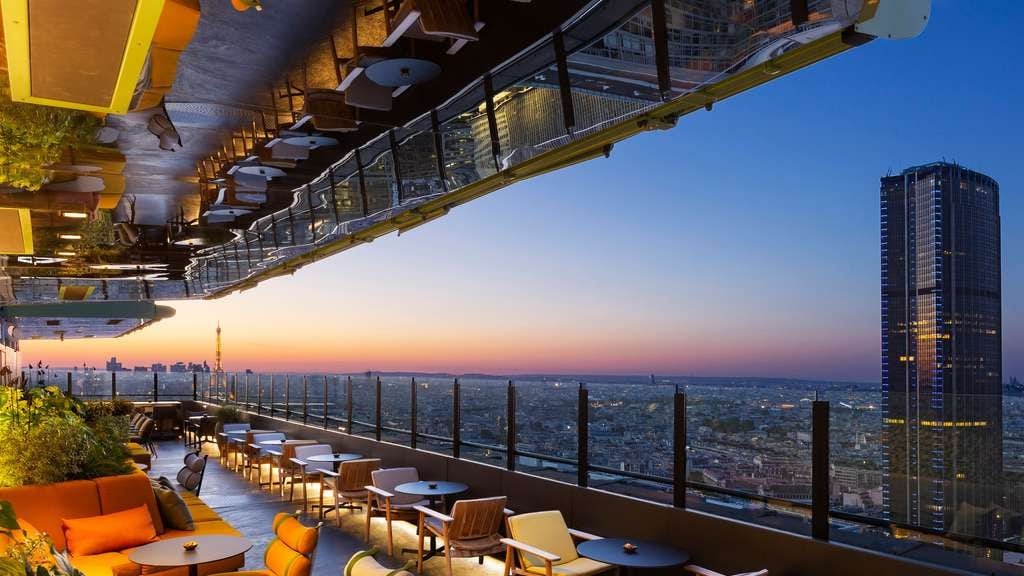 Destinations Toplists - 11 Best Rooftop Bars in Paris