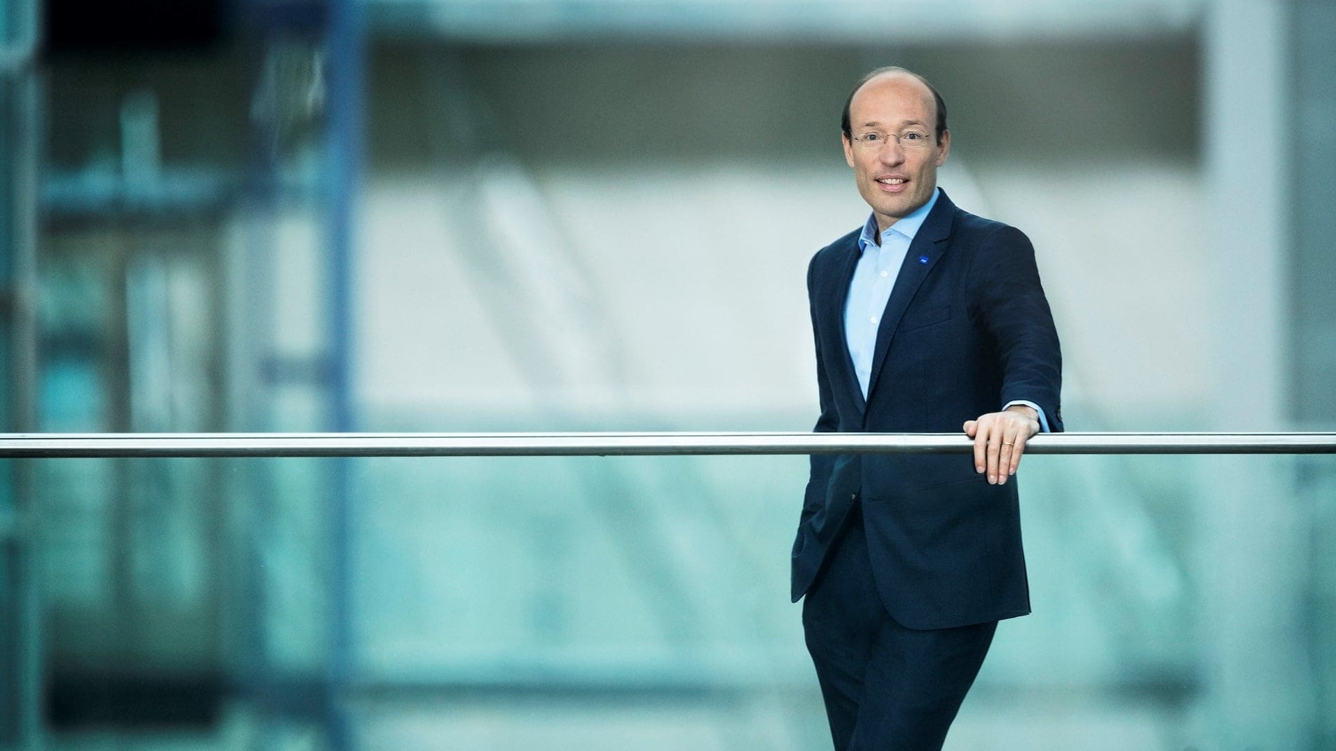 Airlines News - SAS looks to added comfort and boutique Champagne – an interview with its CEO, Anko Van der Werff