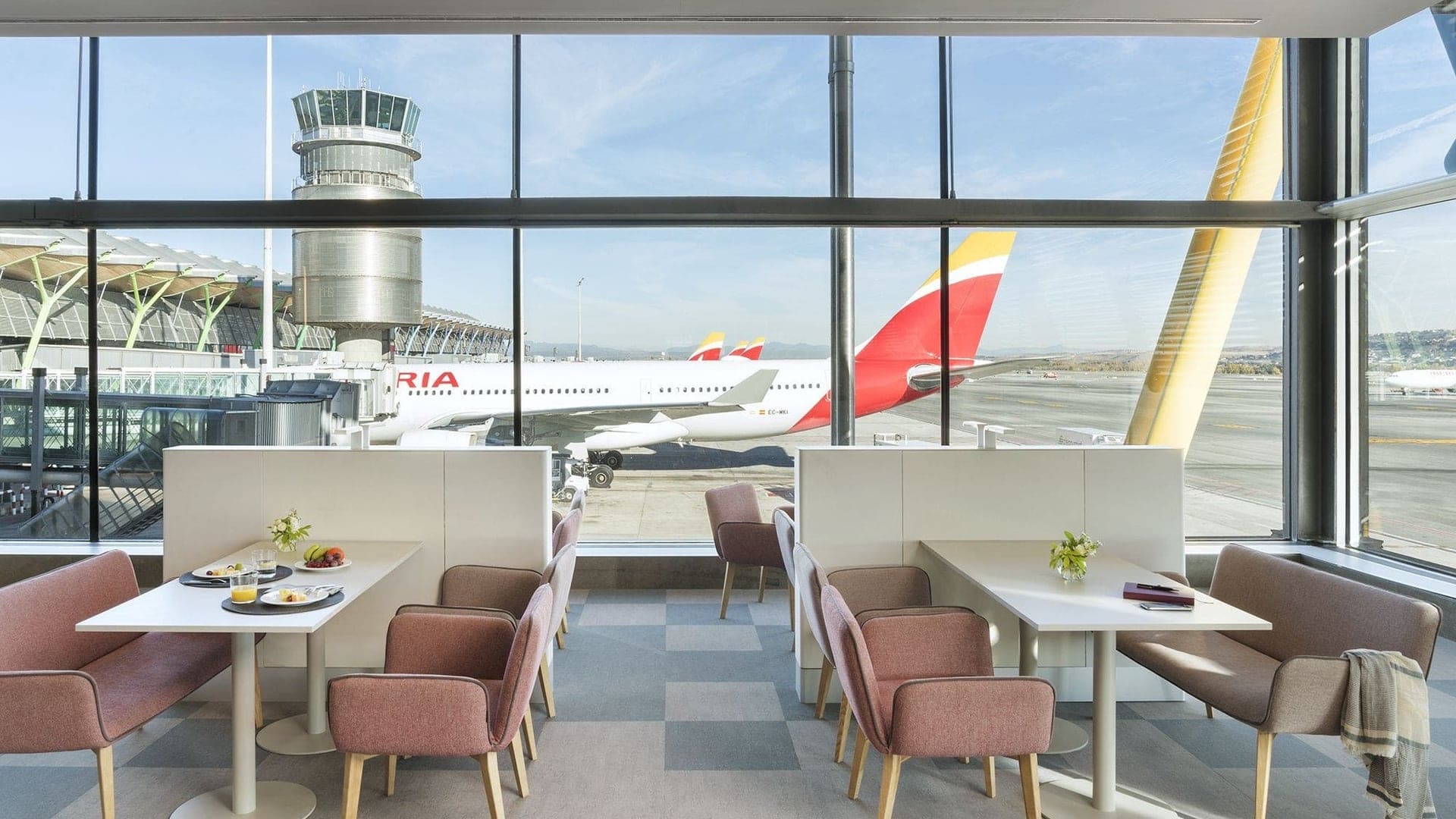 Airline review Airport experience - Iberia - 0