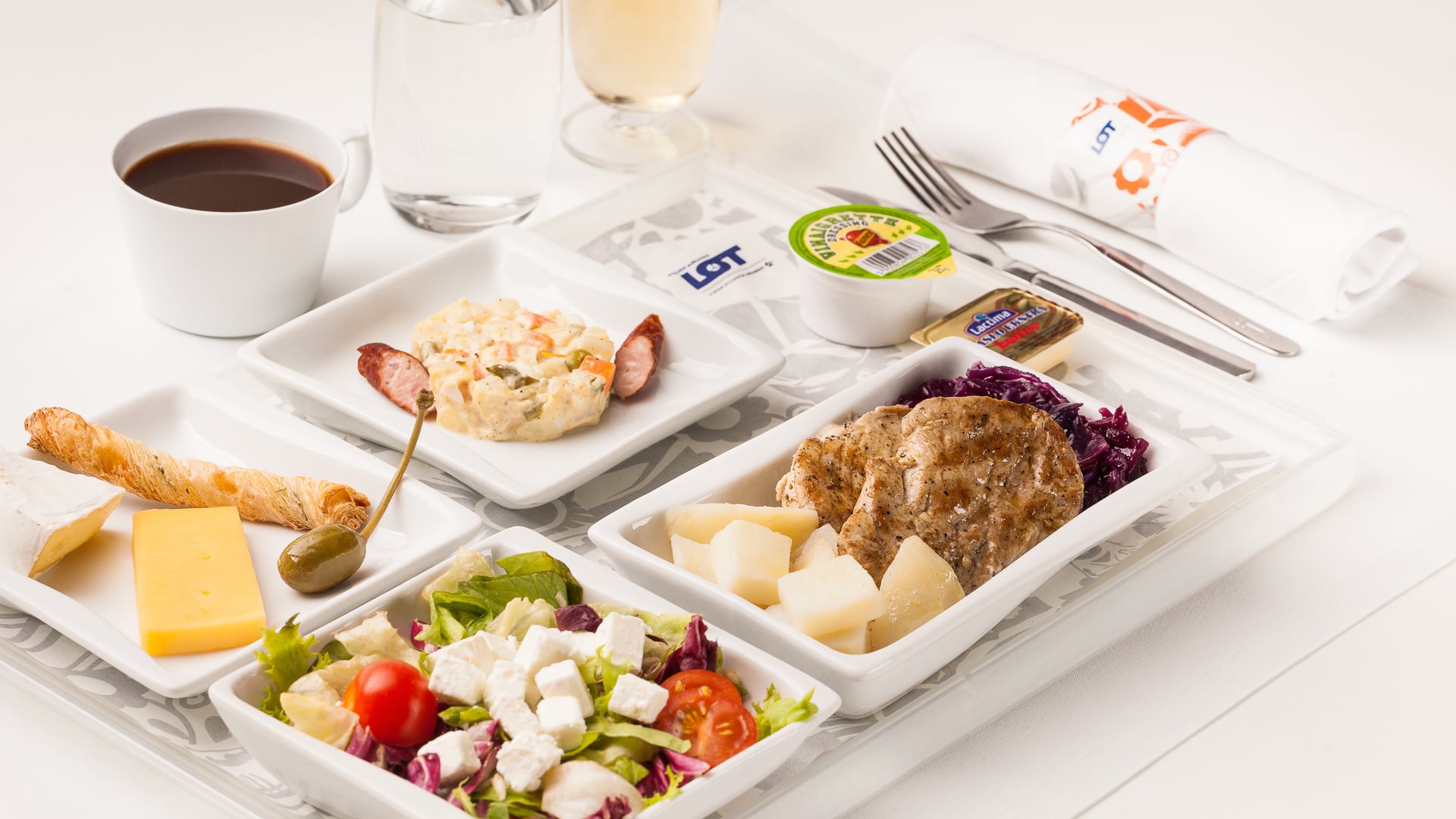 Airline review Short- & Medium-haul - LOT - Polish Airlines - 0