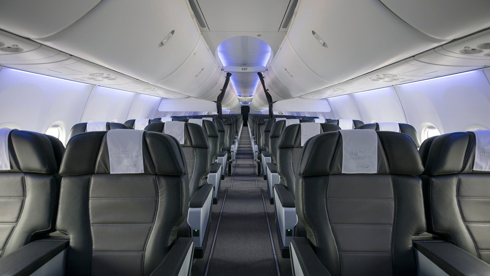 Airline review Cabin & Seat - Icelandair - 2