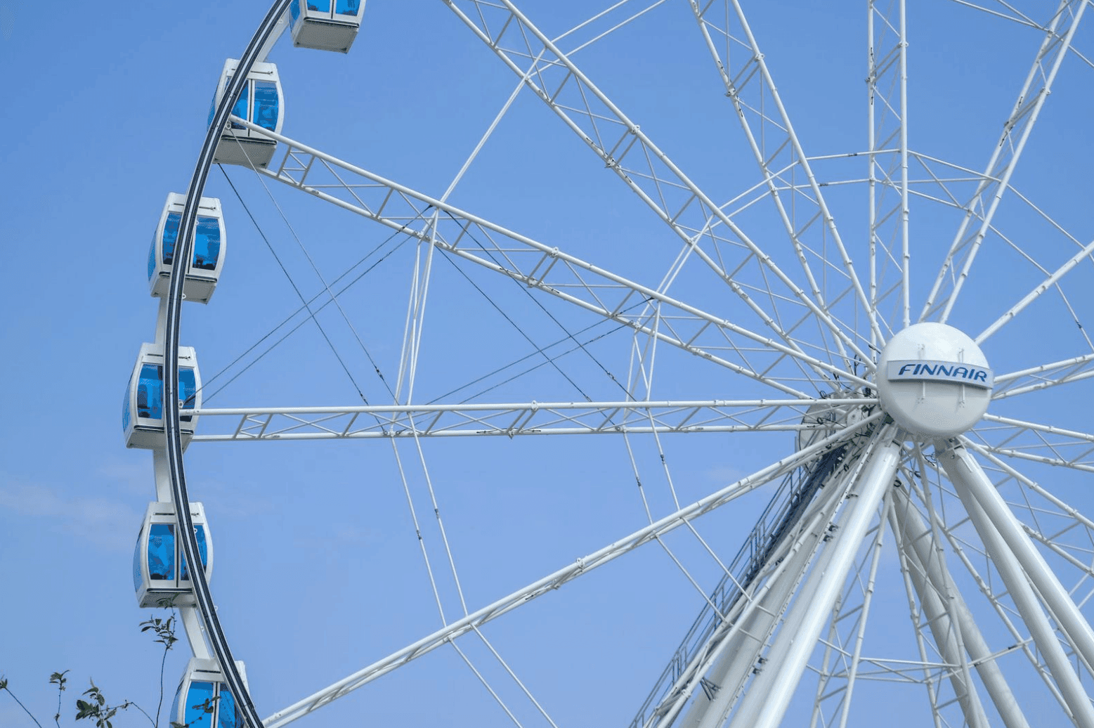 Finnar har öppnat eget pariserhjul - med VIP-kabin och champagneservice
