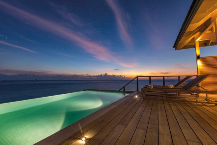 Dine At The World’s Largest All-Glass Undersea Restaurant - 2