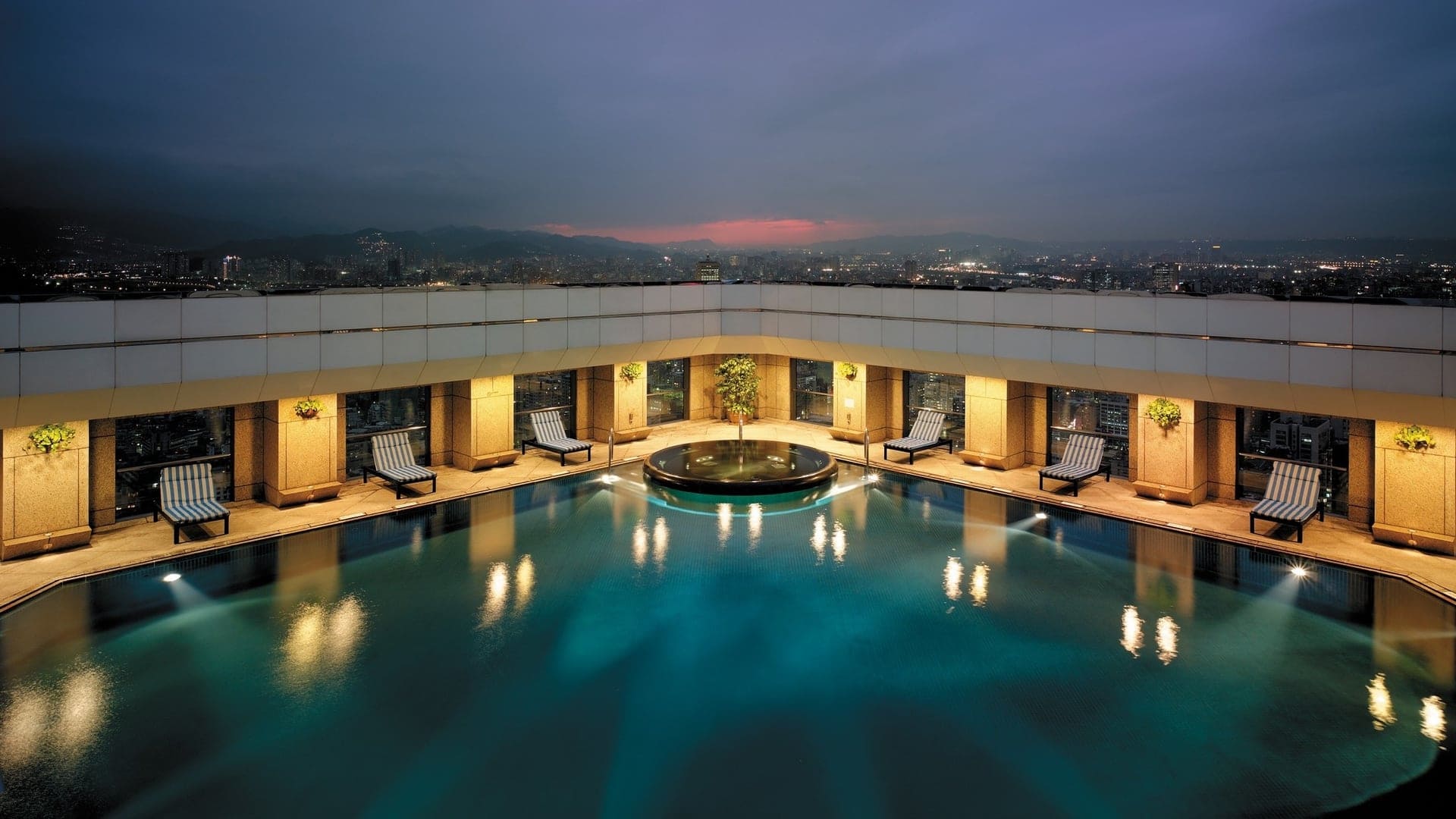 Hotels Toplists - 10 Best Luxury Hotels in Taipei