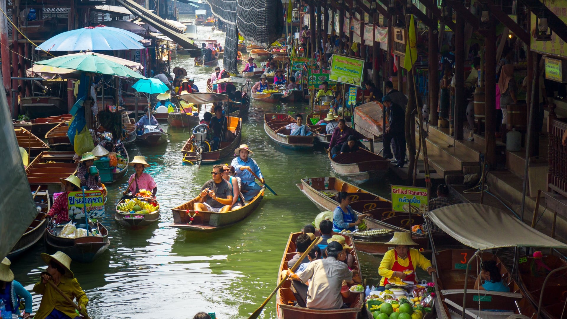Damnoen saduak- floating market in bangkok