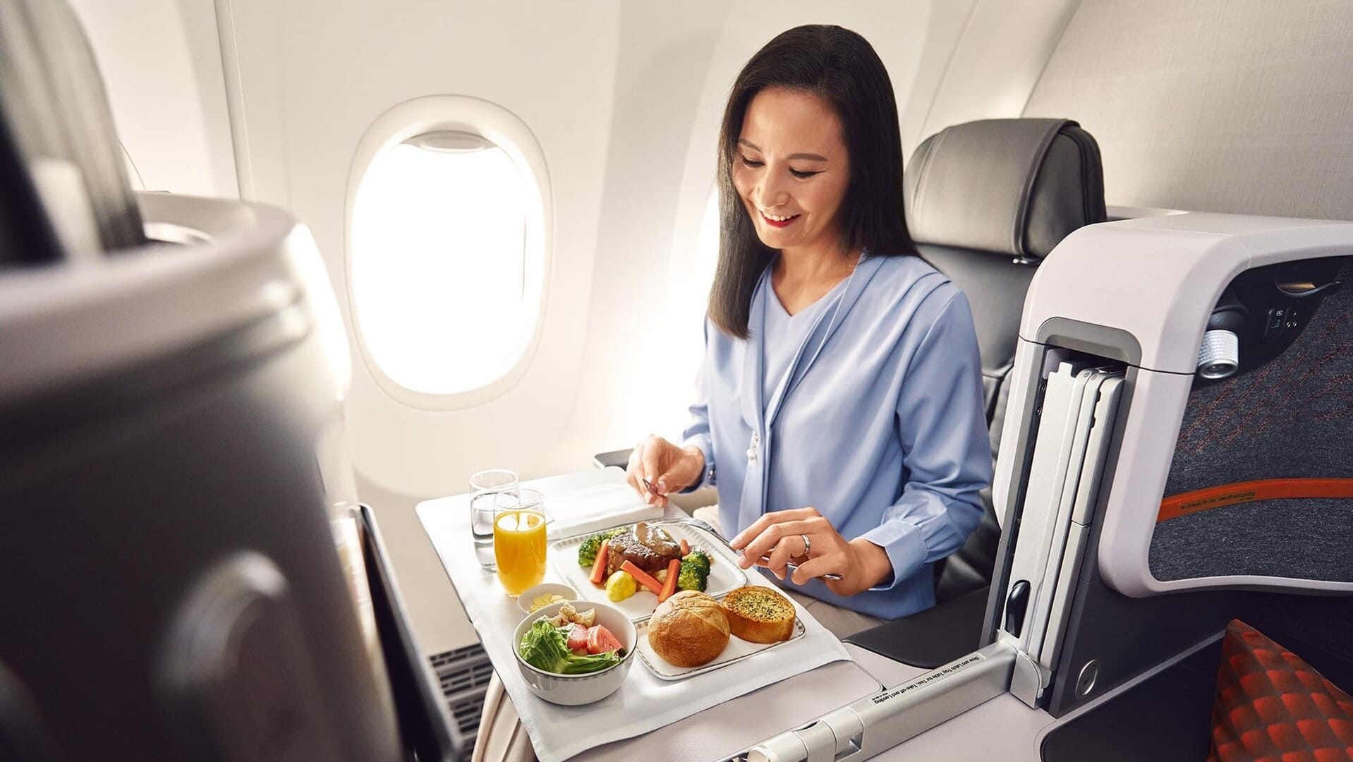 Airlines News - Singapore Airlines unveils a new Business Class flat-bed for its short-haul aircraft