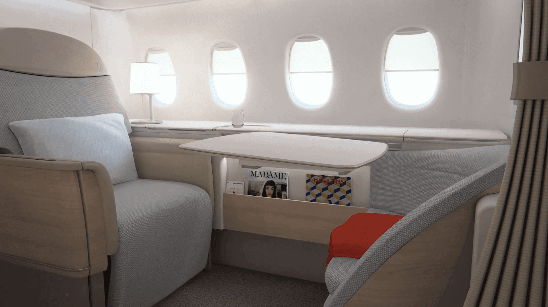 Air France har invigt sin nya första klass La Première - i Asiens högsta pariserhjul