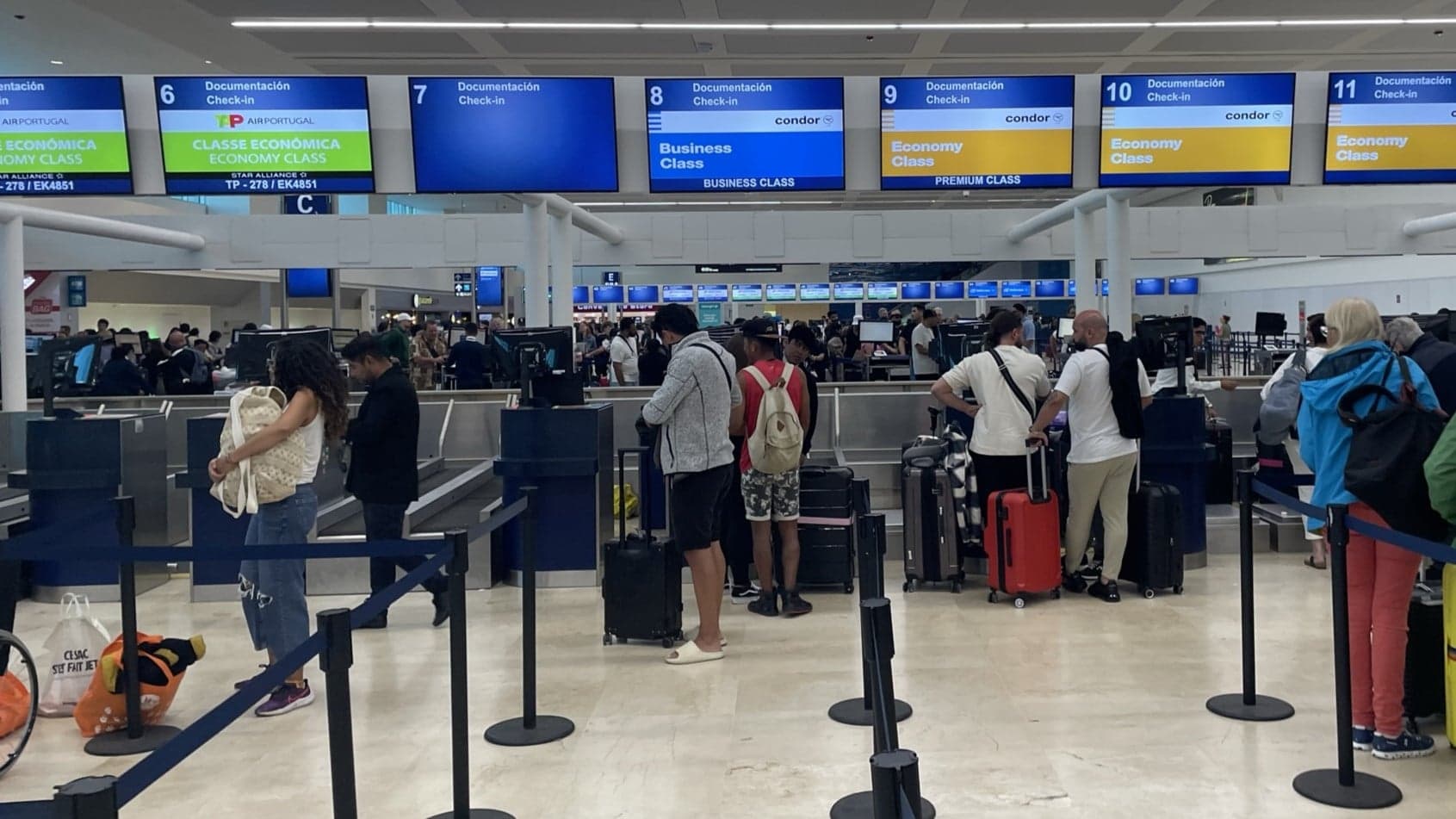 Airline review Airport experience - Condor - 5