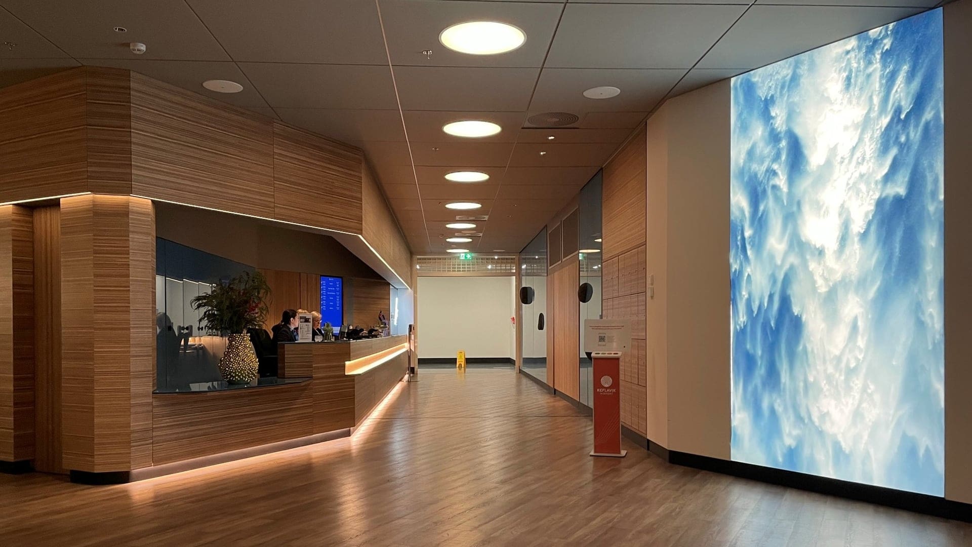 Airline review Airport experience - Icelandair - 6