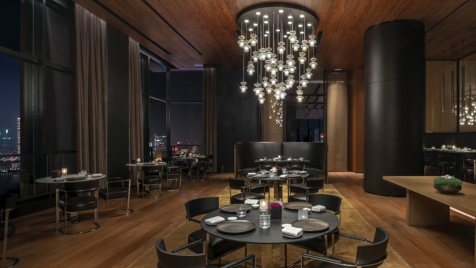 Niko Romito resturant in dubai with black finish and decor