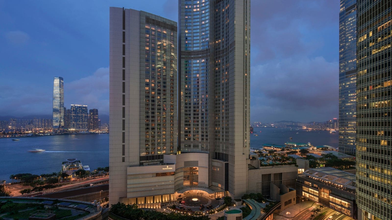 Four Seasons Hotel, Finance Street, Hong Kong