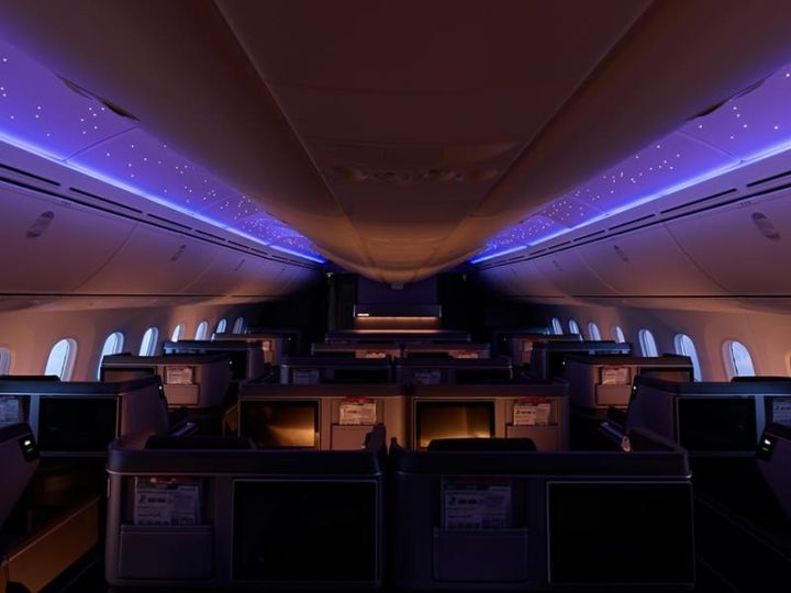 EVA takes its first Boeing 787 Dreamliner into the sky - 3