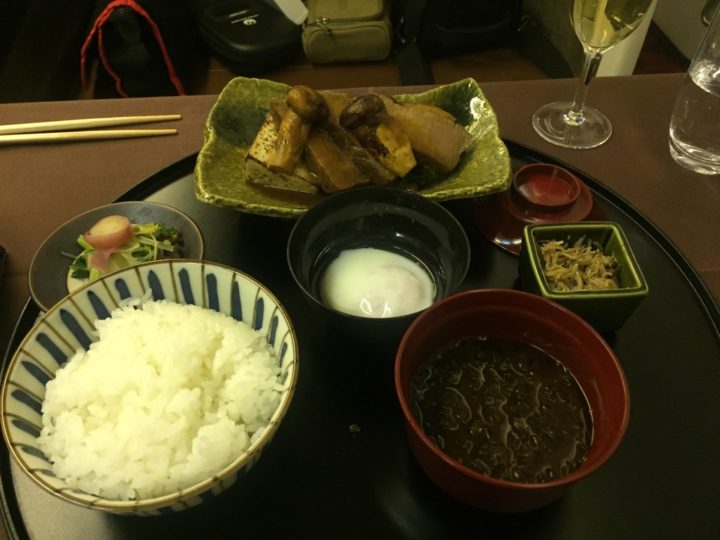 Medlemsrecension: 96 timmar, 23.534 miles, 1 hotellnatt, 3 long-haul Första klass, 2 short-haul Business class - 26