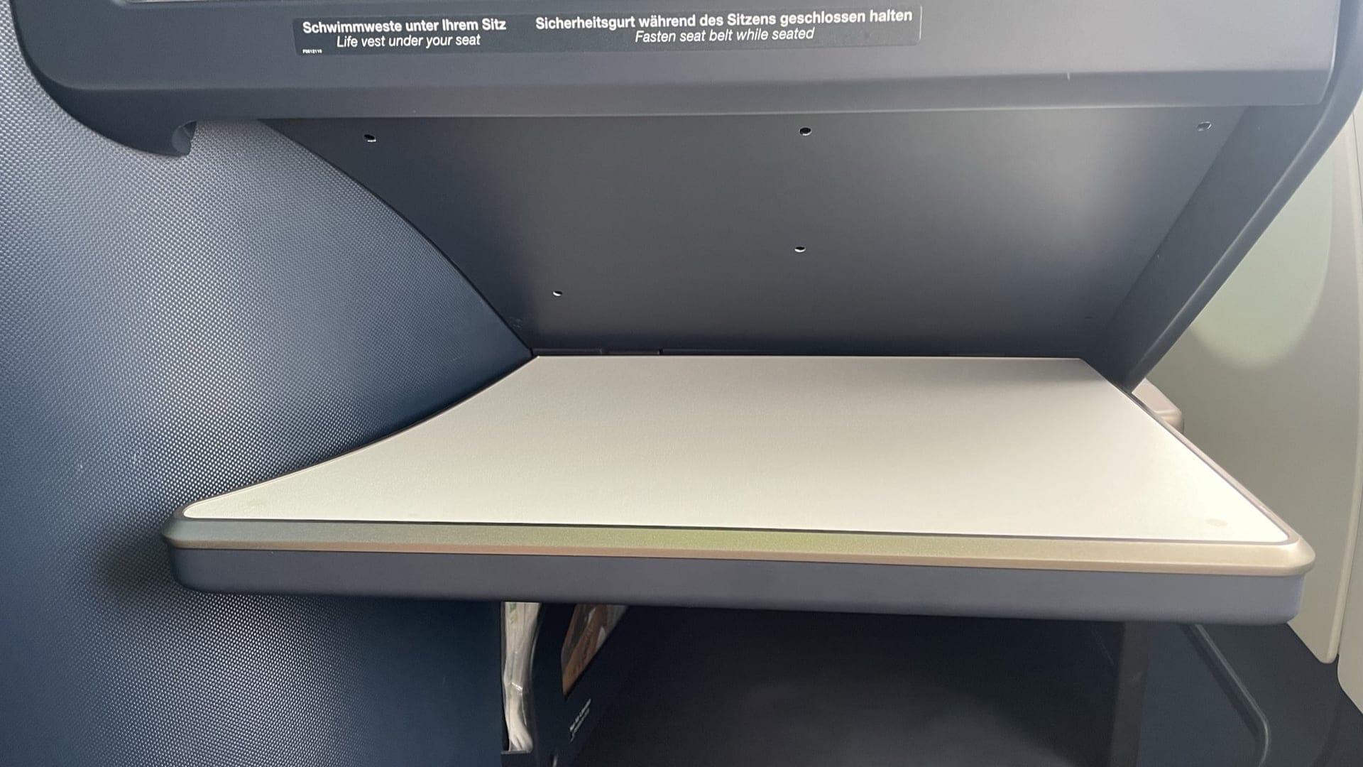 Airline review Cabin & Seat - Condor - 13