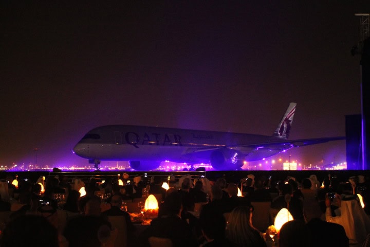 Indvielse af verdens første Airbus A350 hos Qatar Airways i Doha - med lysshow - 5