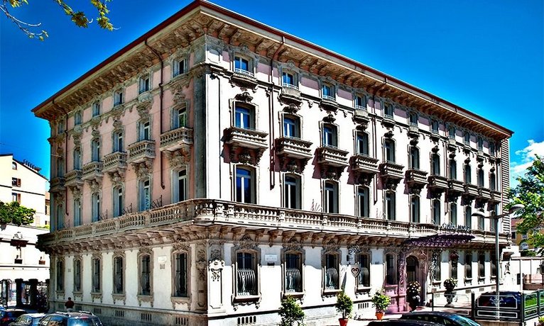 Verified hotel review - Chateau Monfort - 0