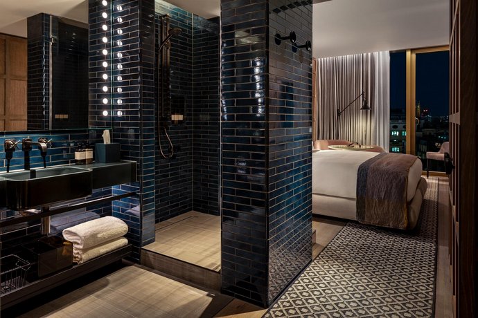 Verified hotel review - The Londoner - 21