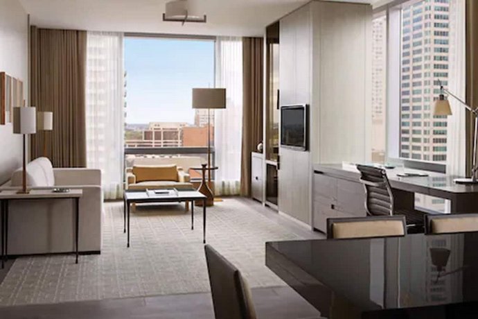 Verified hotel review - Four Seasons Hotel Toronto at Yorkville - 19