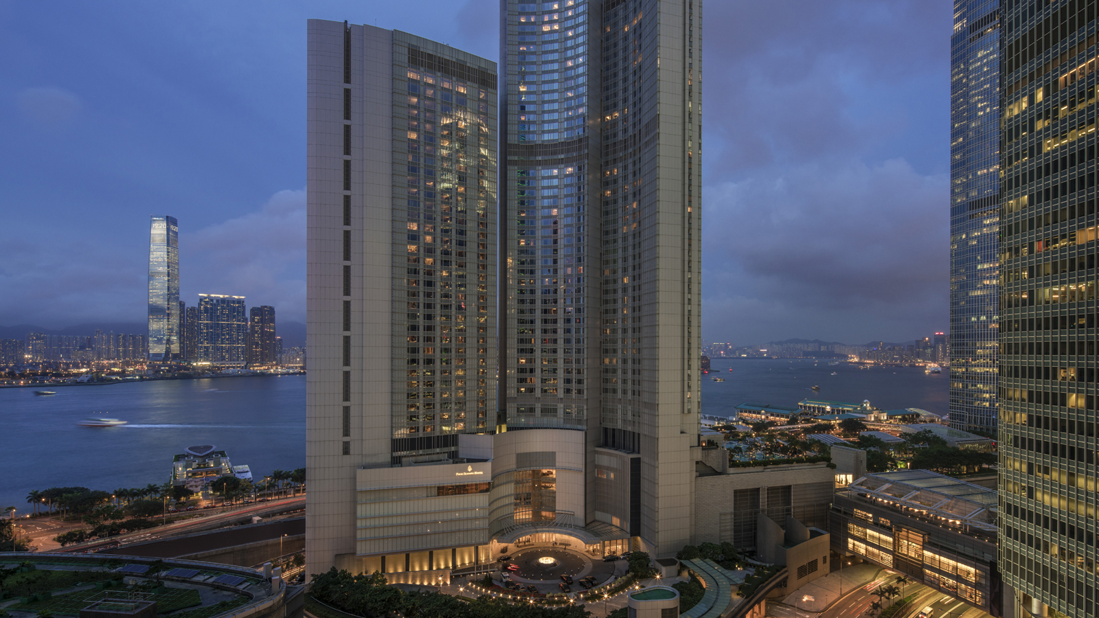 Review of Four Seasons Hotel Hong Kong