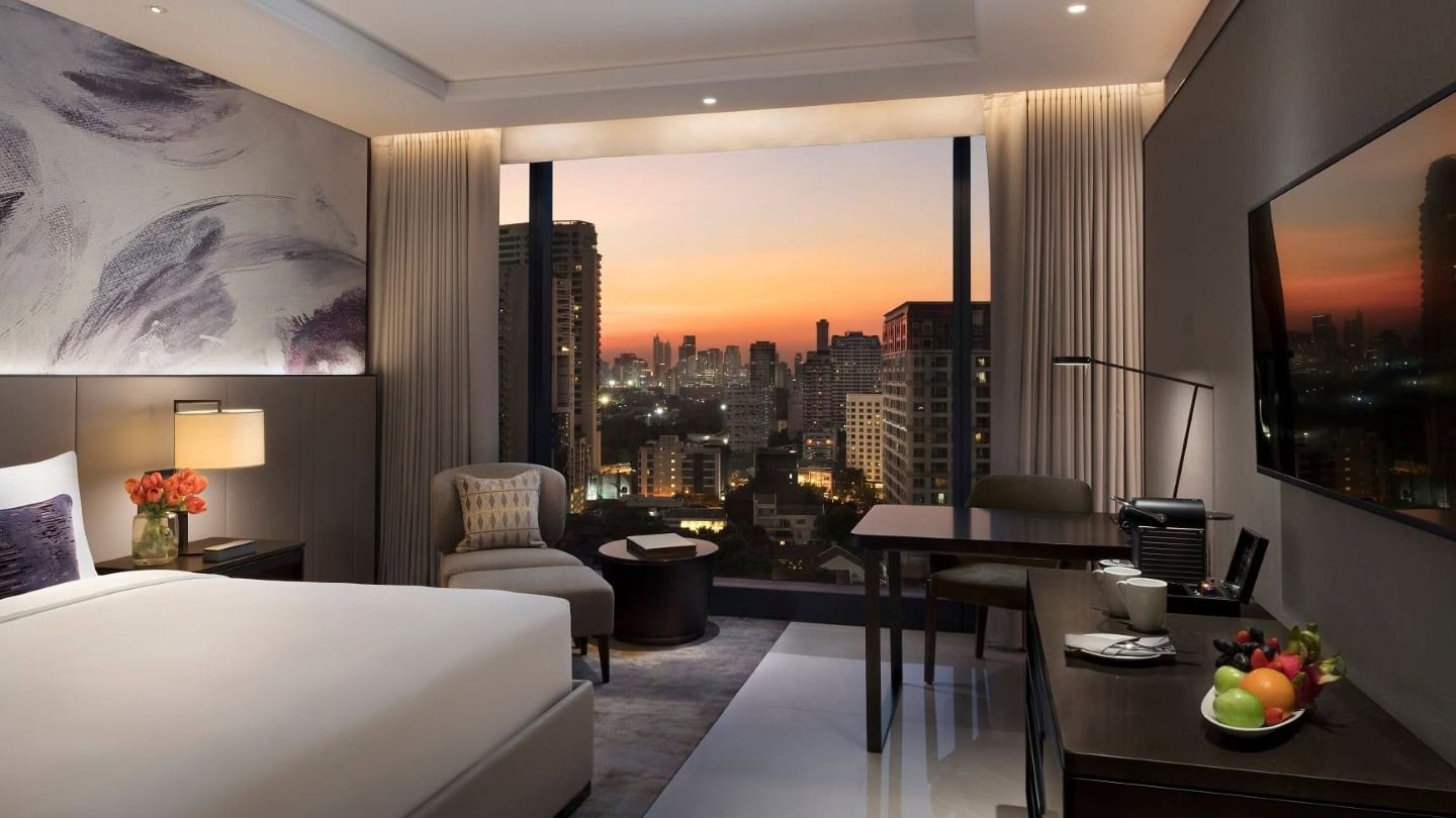 Bedroom at carlton hogtel bangkok sukhumvit