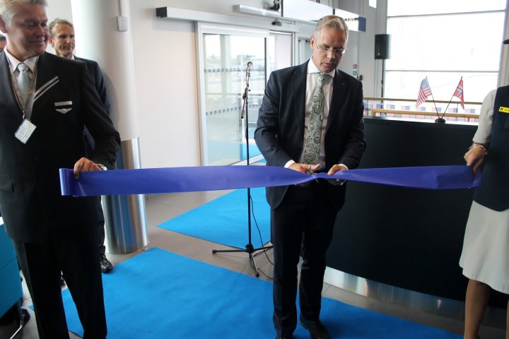 Invigning av SAS nya oljelinje, all-business class Stavanger-Houston - Flygplanets nya namn - 2