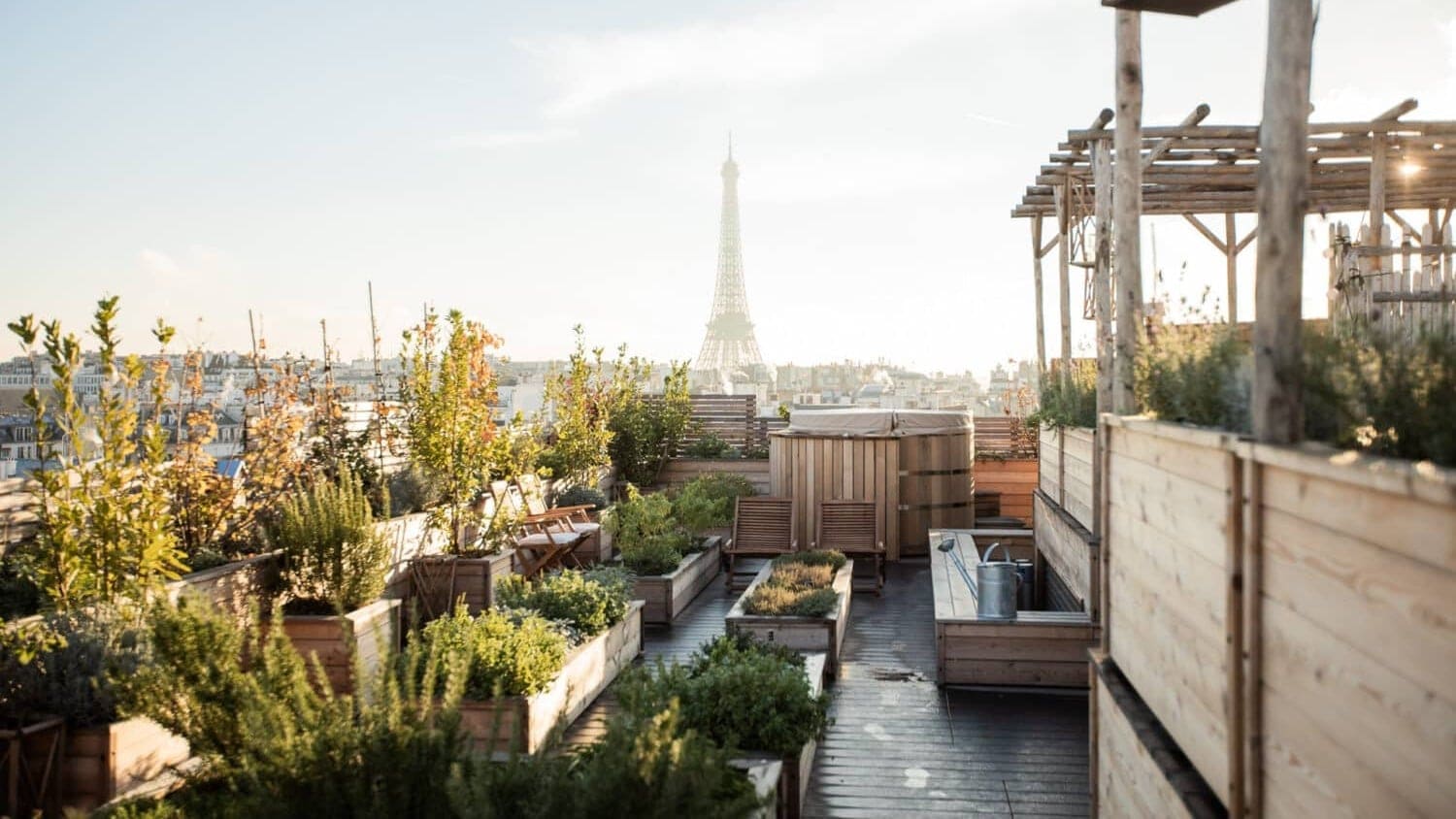 Destinations Toplists - 11 Best Rooftop Bars in Paris